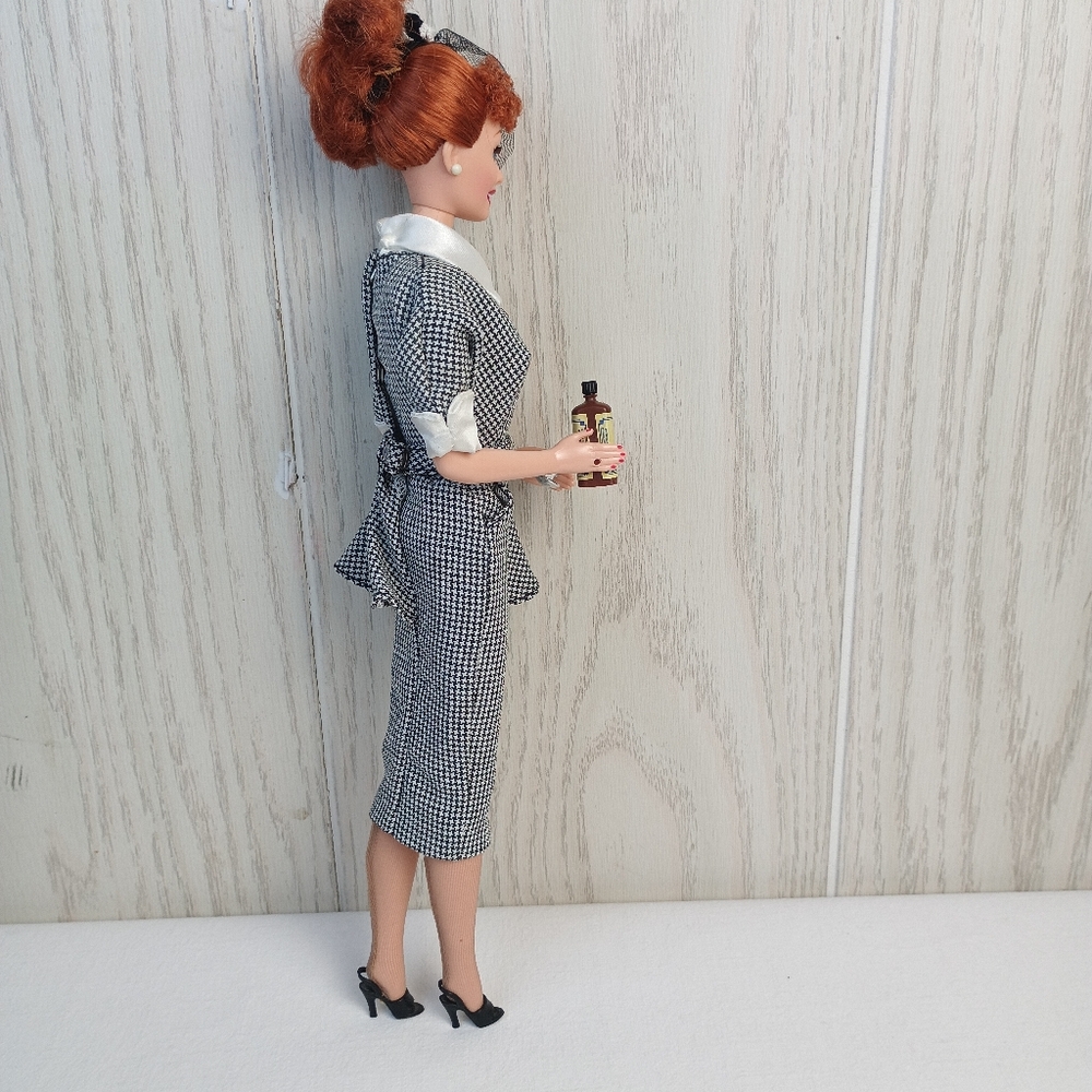 I Love Lucy Doll Lucy Does A TV Commercial Lucille Ball Barbie TV show - Picture 7 of 13